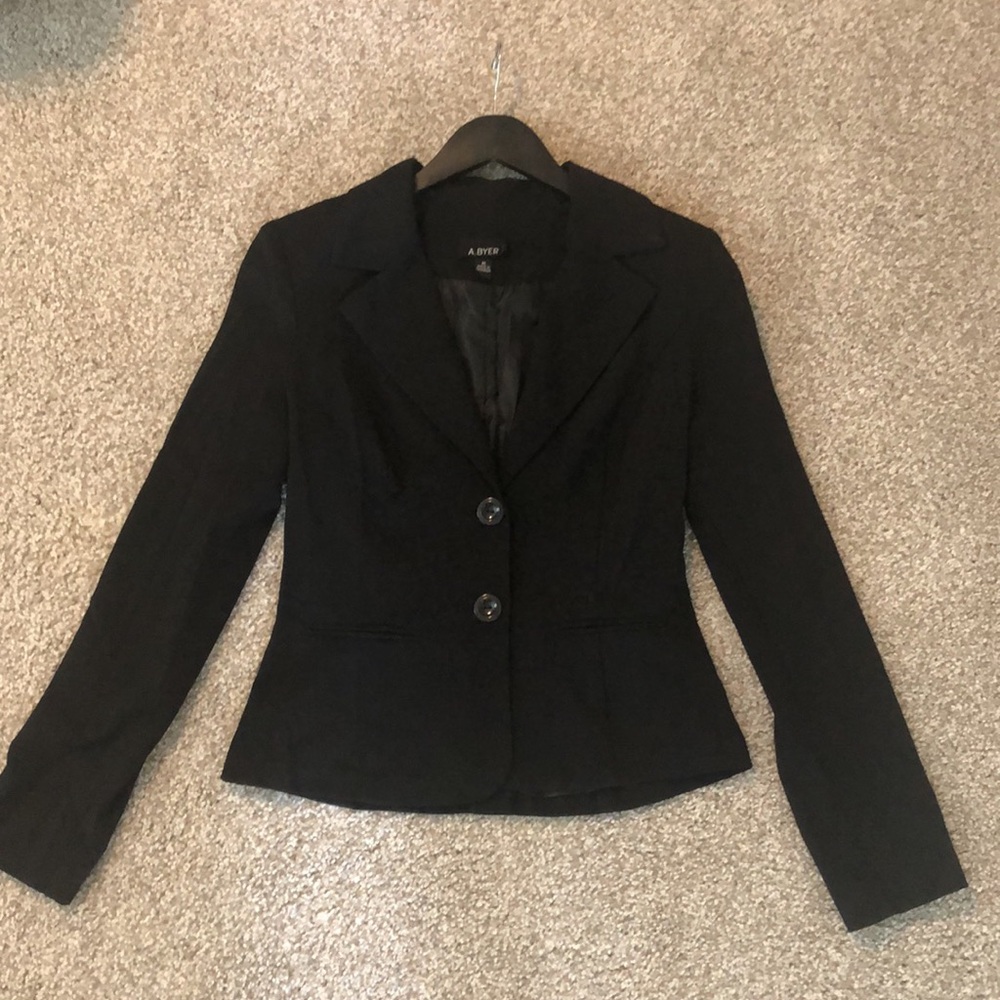 A Byer Women’s Blazer
